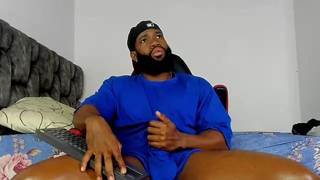 Snapshot of james_musclebbc chatting on September 26, 2025, 12:45 pm james musclebbc online show from September 26, 2025, 12:45 pm