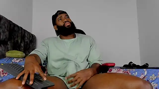 Snapshot of james_musclebbc chatting on October 17, 2025, 12:40 pm james musclebbc online show from October 17, 2025, 12:40 pm