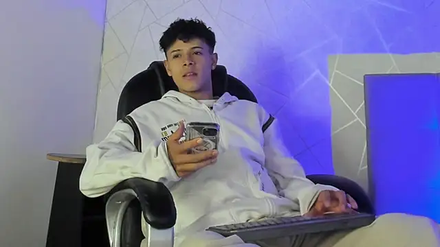 Alex Colton7 online show from December 4, 2025, 5:17 am