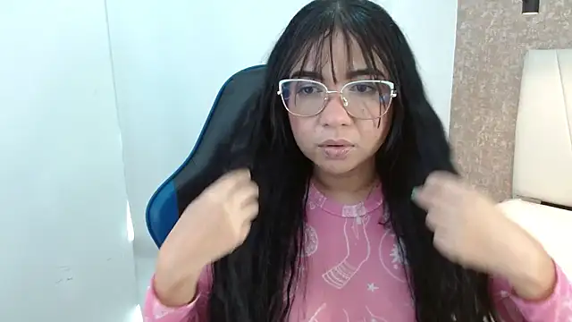 Snapshot of AliceSmiith_ chatting on September 30, 2025, 6:03 pm AliceSmiith online show from September 30, 2025, 6:03 pm