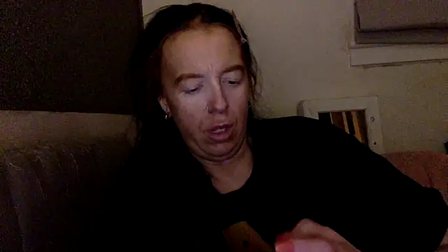 Bellababexox  online show from April 6, 2026, 4:41 am