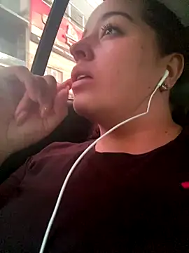 LoanaSantos online show from October 17, 2025, 9:27 pm