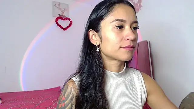 Liahdiaz  online show from September 19, 2025, 12:42 pm