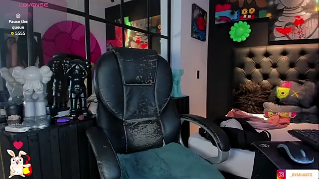 Snapshot of miIa_bratz chatting on February 3, 2026, 8:14 pm miIa bratz online show from February 3, 2026, 8:14 pm