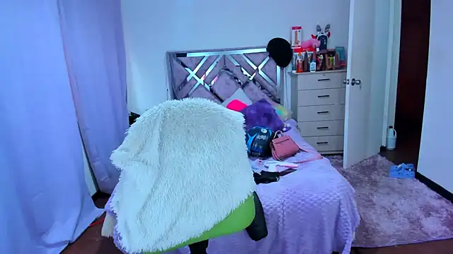 Luna Analya online show from November 17, 2025, 11:58 am