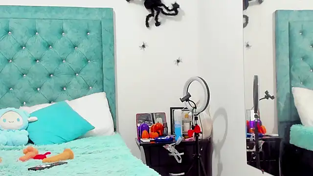 Rihanna hotx online show from October 15, 2025, 3:05 am