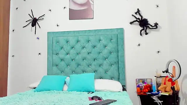 Rihanna hotx online show from October 16, 2025, 3:26 am