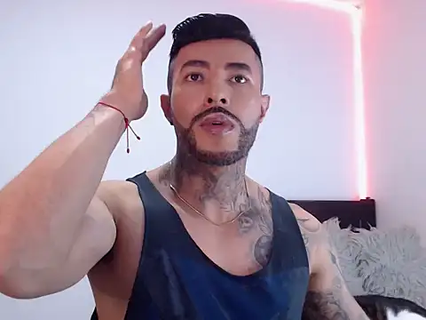 andrea de lucaa online show from October 27, 2025, 2:45 am