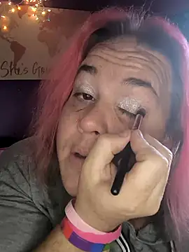 Courdles online show from November 28, 2025, 9:26 pm