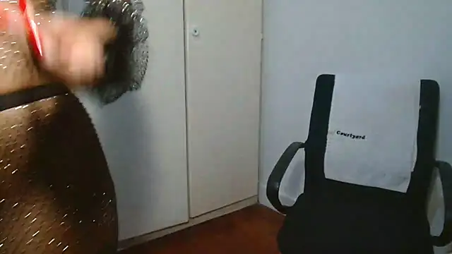 Snapshot of GorillaGripCunt77 chatting on February 8, 2026, 7:11 pm GorillaGripCunt77 online show from February 8, 2026, 7:11 pm