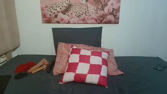 Snapshot of GorillaGripCunt77 chatting on February 3, 2026, 6:22 am GorillaGripCunt77 online show from February 3, 2026, 6:22 am