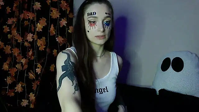   Leyla   online show from October 29, 2025, 5:34 pm