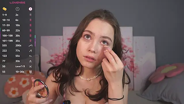 KissieKat online show from November 16, 2025, 8:19 am