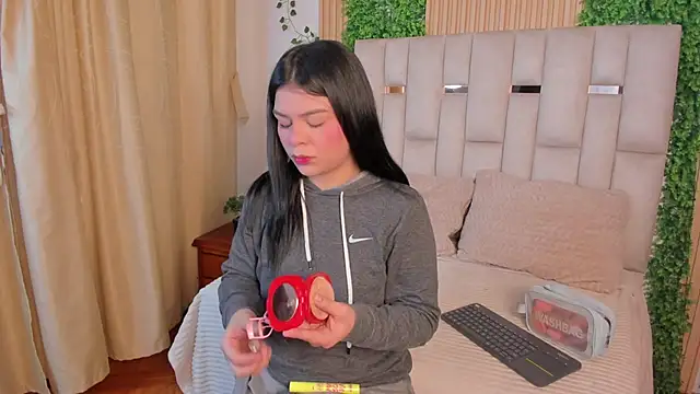 Jade Nmm online show from April 14, 2026, 12:32 pm