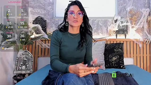 princequinn  online show from October 8, 2025, 8:20 pm