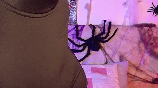 TinaCurv online show from October 30, 2025, 8:50 pm