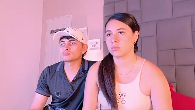 Snapshot of Rosse_and_mike chatting on October 4, 2025, 2:18 pm Rosse and mike online show from October 4, 2025, 2:18 pm