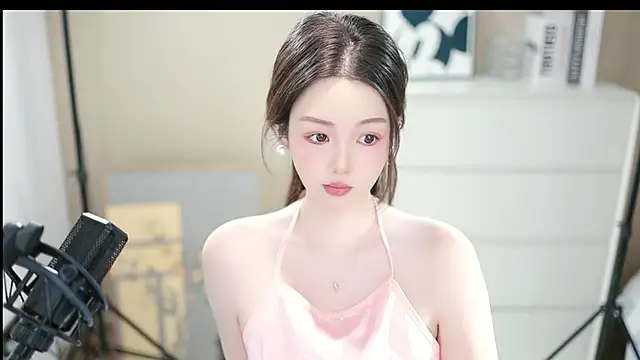 abbyli12 online show from November 15, 2025, 3:27 pm