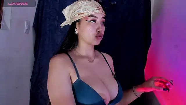 Snapshot of Viioleett_cum chatting on November 18, 2025, 4:21 pm Viioleett cum online show from November 18, 2025, 4:21 pm