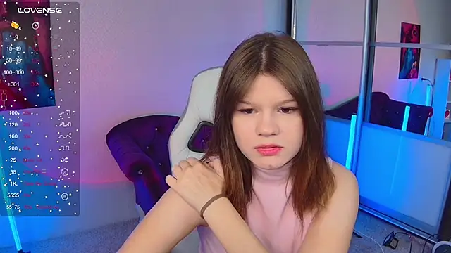 Lunamytrend online show from October 31, 2025, 12:02 pm