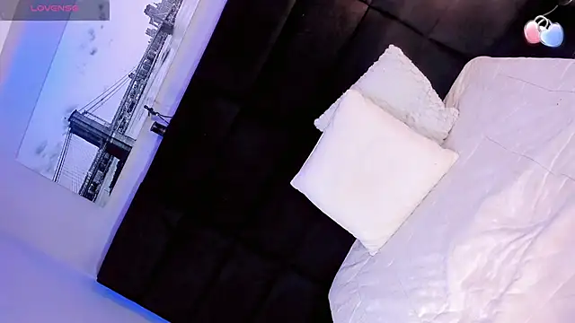 Ana Paaula23 online show from January 13, 2026, 8:35 pm