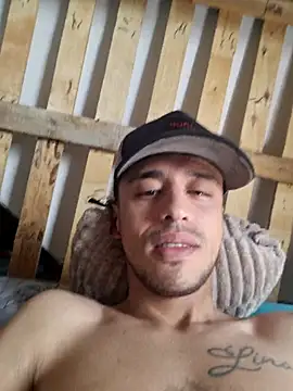 Snapshot of Santi2323xxX chatting on March 13, 2026, 8:03 pm Santi2323xxX online show from March 13, 2026, 8:03 pm