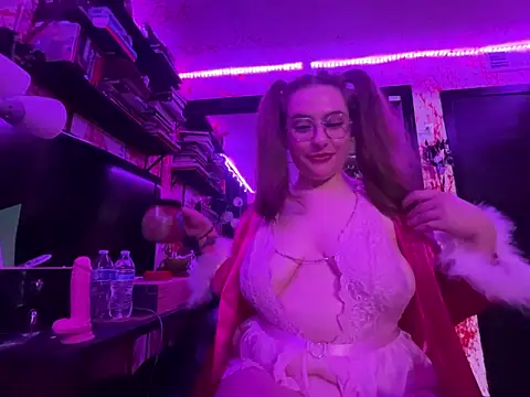 PinkCandi333 online show from September 29, 2025, 7:15 am