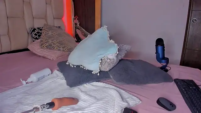 kayla-ada0 online show from October 25, 2025, 10:54 pm