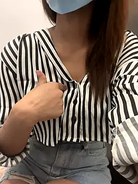 layra 9900 online show from October 8, 2025, 6:08 pm