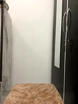 layra 9900 online show from October 10, 2025, 6:09 pm