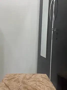 layra 9900 online show from October 16, 2025, 6:05 pm