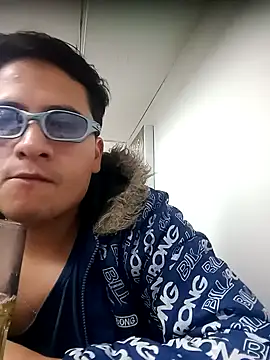 Snapshot of QJHoElyking chatting on October 23, 2025, 2:21 am QJHoElyking online show from October 23, 2025, 2:21 am