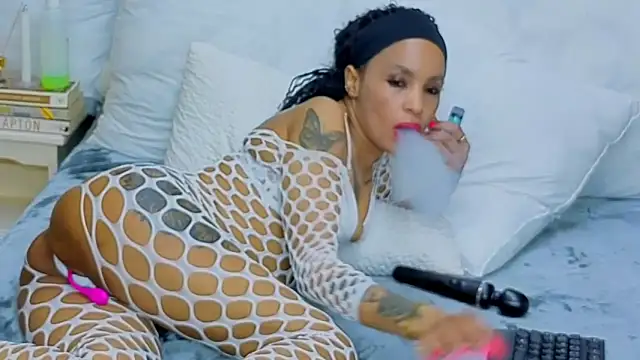 CaramelNatashaxx online show from October 26, 2025, 1:50 am