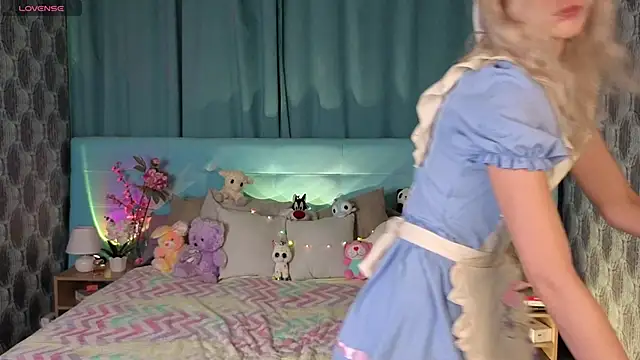 Aurora Bennet online show from November 10, 2025, 12:37 am