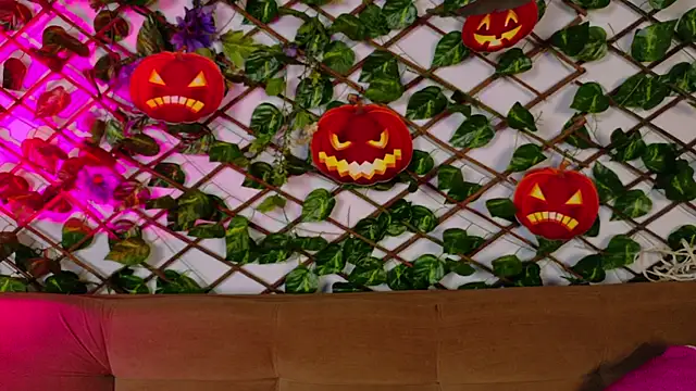 Snapshot of kloe_bella chatting on October 14, 2025, 1:23 pm kloe bella online show from October 14, 2025, 1:23 pm