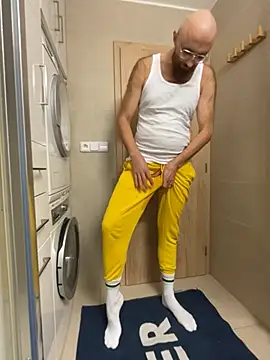 smint06 online show from October 27, 2025, 7:37 pm