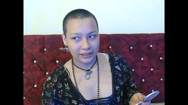 Cherry vald online show from November 12, 2025, 12:20 pm