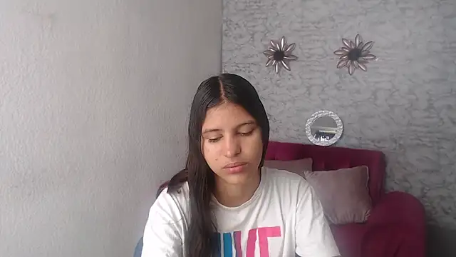 Evagirl69 online show from October 29, 2025, 6:18 pm