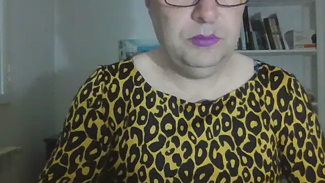 nataliacd online show from October 9, 2025, 5:35 pm