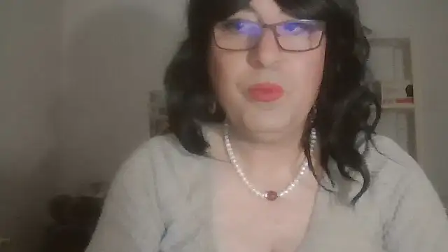 nataliacd online show from December 1, 2025, 4:08 pm