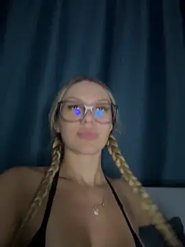 DivineDesireDuo online show from October 24, 2025, 9:58 pm