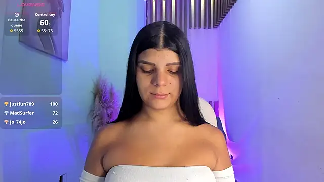 PauliinaBelle  online show from November 13, 2025, 12:31 pm