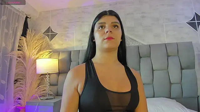 PauliinaBelle  online show from July 27, 2026, 1:07 pm