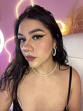 Zoe Serrat online show from October 14, 2025, 12:50 pm