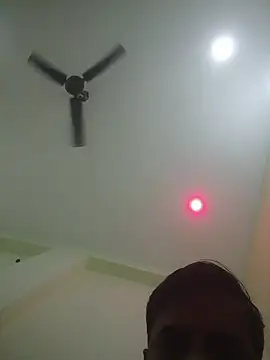 vardh033 online show from October 18, 2025, 6:43 pm