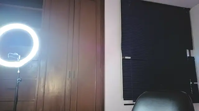 MiaCollinssx online show from March 15, 2026, 1:29 pm