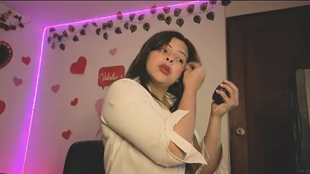 Snapshot of MiaCollinssx chatting on February 25, 2026, 2:06 pm MiaCollinssx online show from February 25, 2026, 2:06 pm