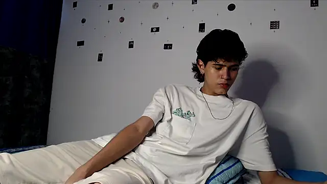 alexmark  online show from May 13, 2026, 5:42 pm