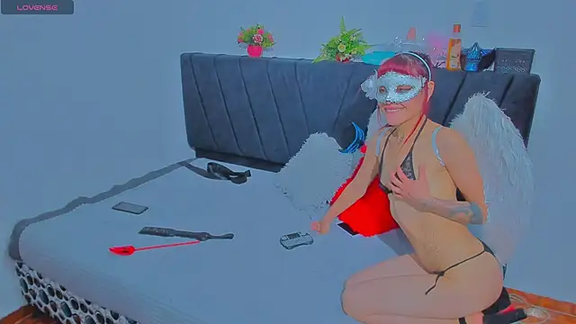 Snapshot of COUPLE25_33 chatting on November 2, 2025, 9:36 am COUPLE25 33 online show from November 2, 2025, 9:36 am