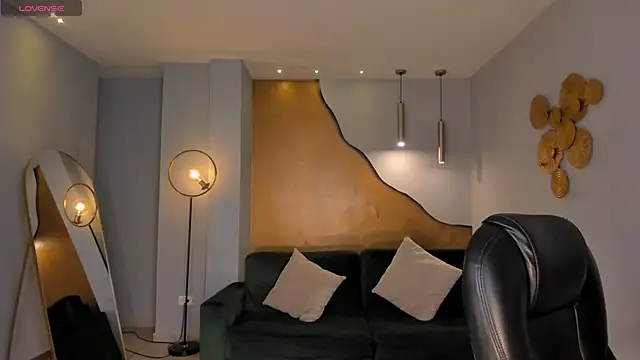 TiffannySins online show from November 12, 2025, 4:16 am